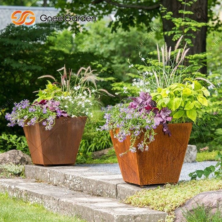 Garden Decoration Corten Steel Flower Pot With A Base