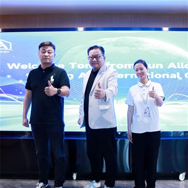 Pelanggan Korea Melawat Kumpulan Gnee Garden