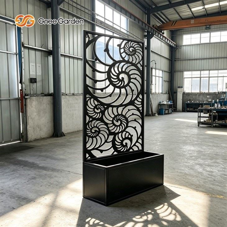 Factory Spiral Pattern Metal Screen Planter
